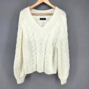 White Fox Sweater Womens XS/S White Cable Knit V-Neck Oversized Chunky Pullover